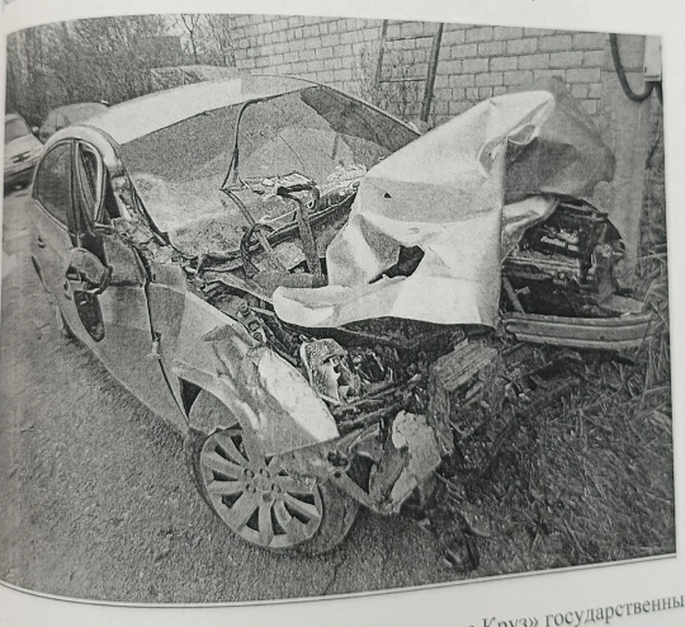 Автомобиль получил серьезные повреждения. Из материалов дела.