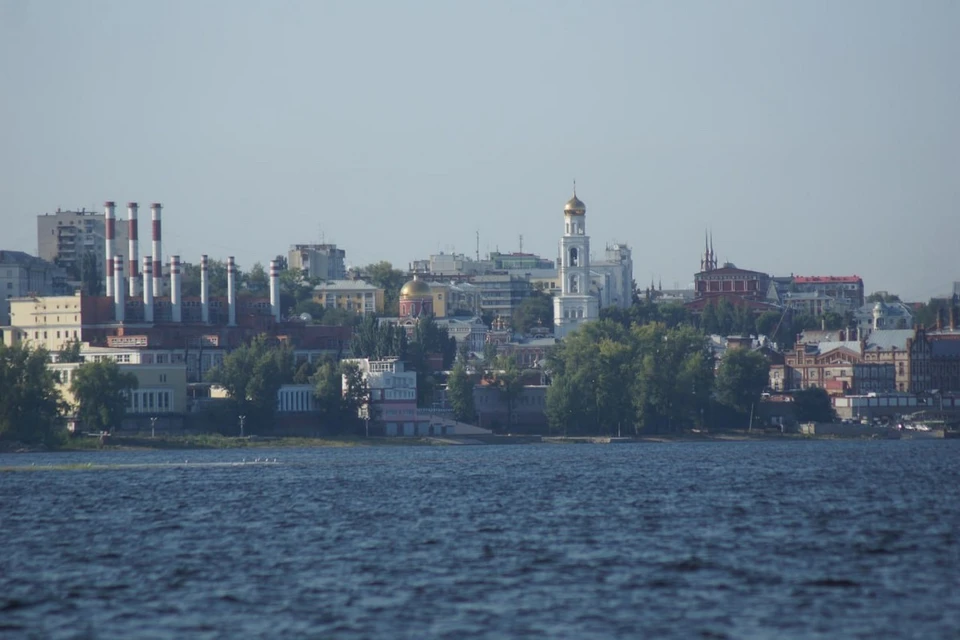 В честь Дня ВМФ в Самаре спустят венки на воду с борта военного десантного корабля