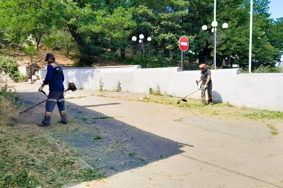 В Мелитополе приводят в порядок городские улицы. Фото - тг-канал городской администрации