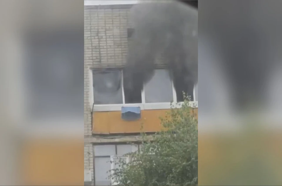 Клубы черного дыма зафиксировал на видео один из очевидцев. Фото: принтскрин видео primlive25