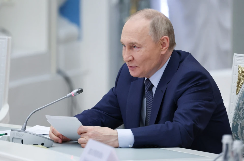Путин разрешил следователям ограничивать операции на счетах подозреваемых