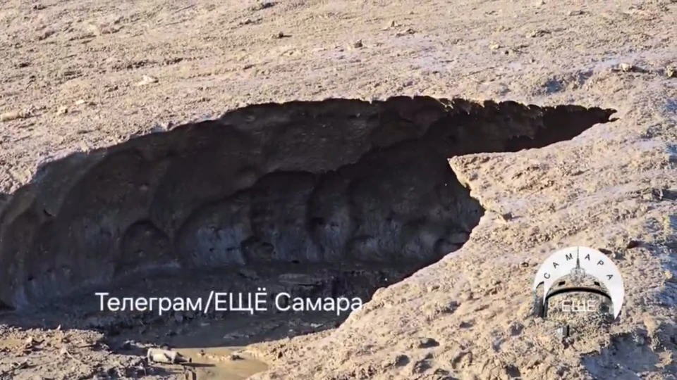 Грязевые сугробы продолжают таять под солнцем. Фото: ЕЩЕ Самара