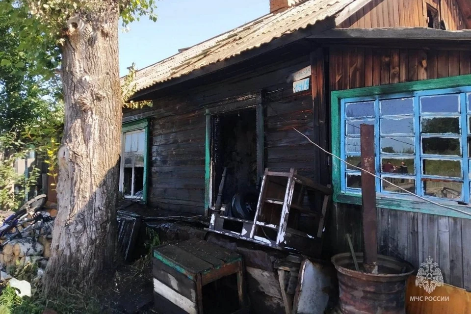 В Красноярском крае месячный ребенок едва не погиб на пожаре. Фото: МЧС