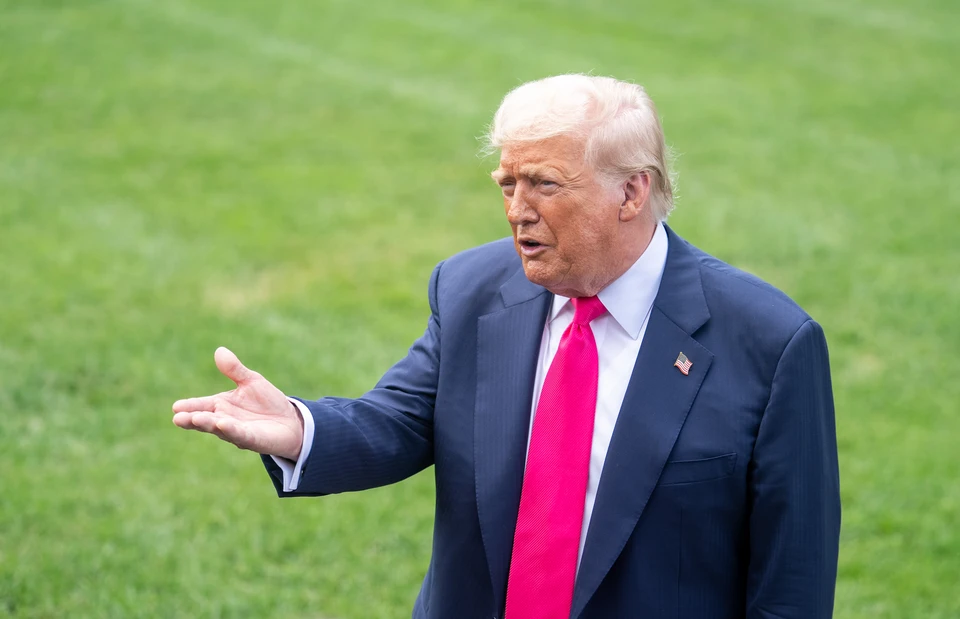 Трамп заявил о прибытии двух атомных подлодок США в нужный регион
