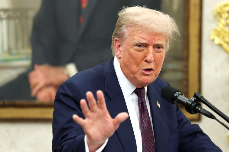 Трамп снова изменил отношение к России: переговоры по Украине опять «хорошие», готовится встреча с Путиным