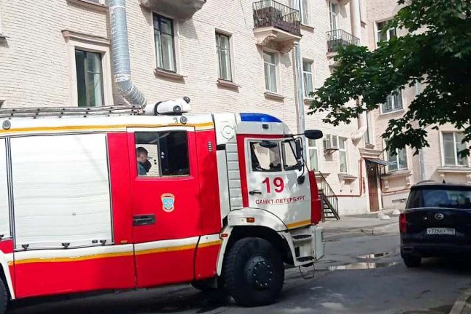 Что стало причиной возгорания, выяснят дознаватели МЧС России. Фото: ГУ МЧС России по Петербургу