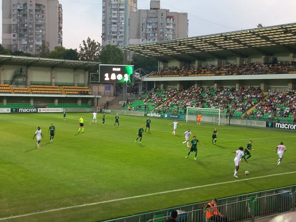 Футболисты "Милсами" (в белой форме), несмотря на два удаления смогли вырвать победу. Фото: КП в Молдове