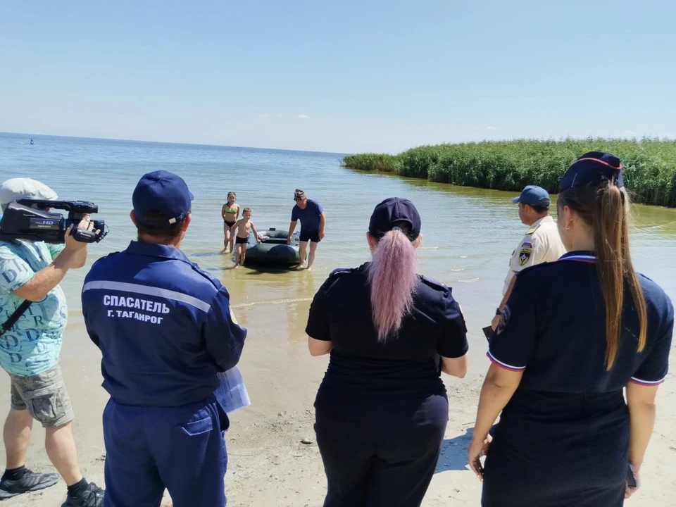 В Таганроге провели межведомственный рейд по безопасности на воде. Фото: МКУ "Управление защиты от ЧС" Таганрог