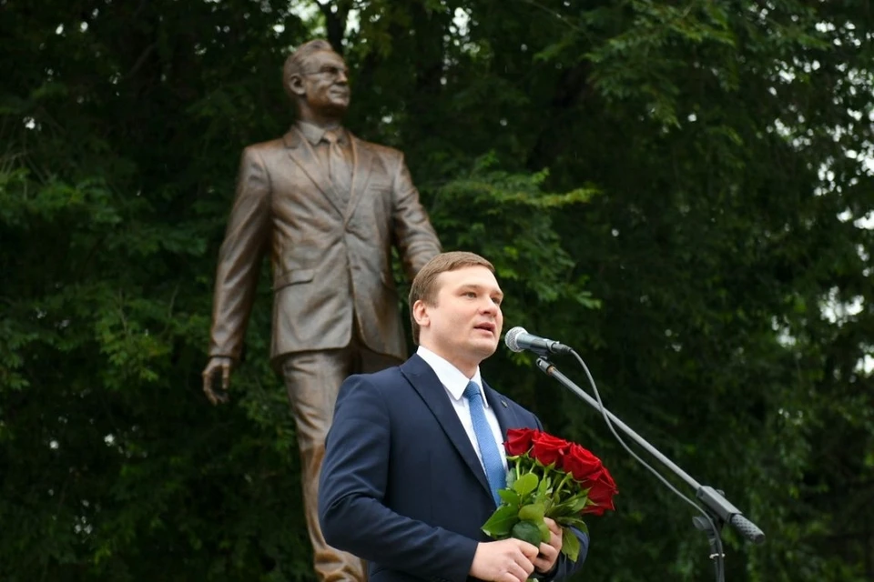 В столице Хакасии открыли памятник Николаю Булакину. Фото: пресс-служба правительства Хакасии