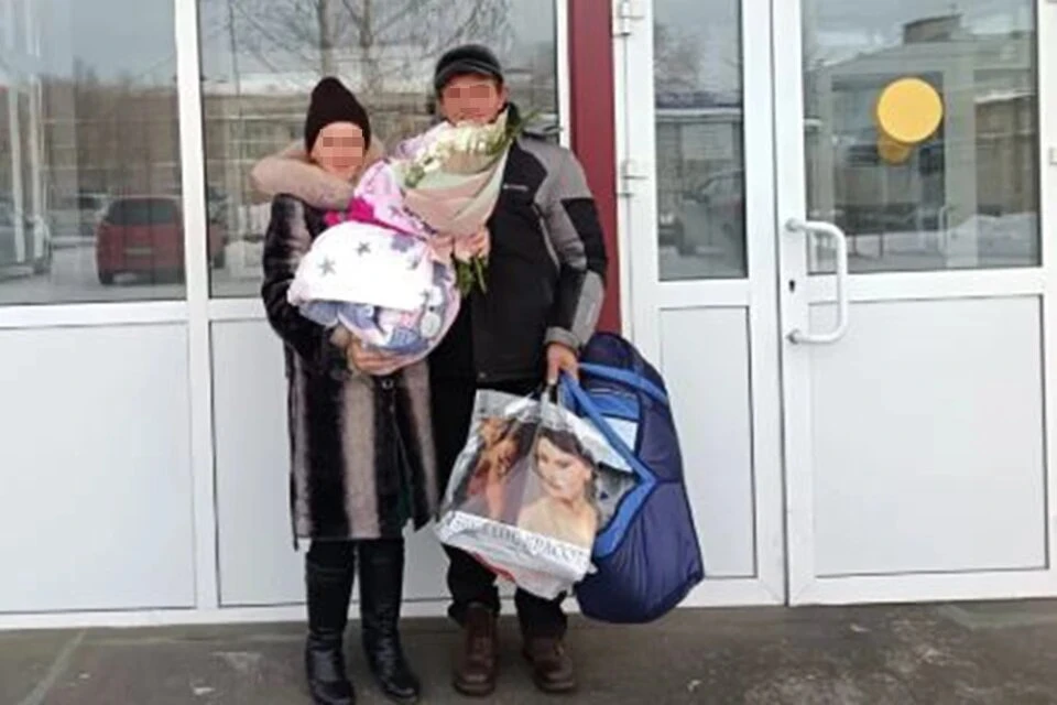 Во время выписки из роддома. Фото: КП-Барнаул