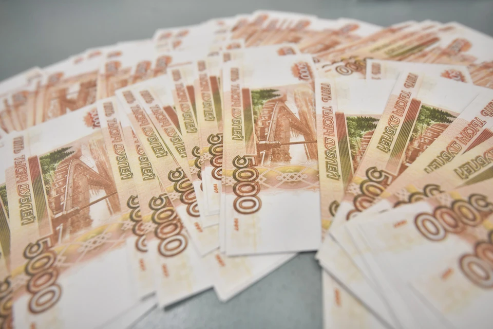 Из-за мошенников женщина лишилась 450 тысяч рублей.