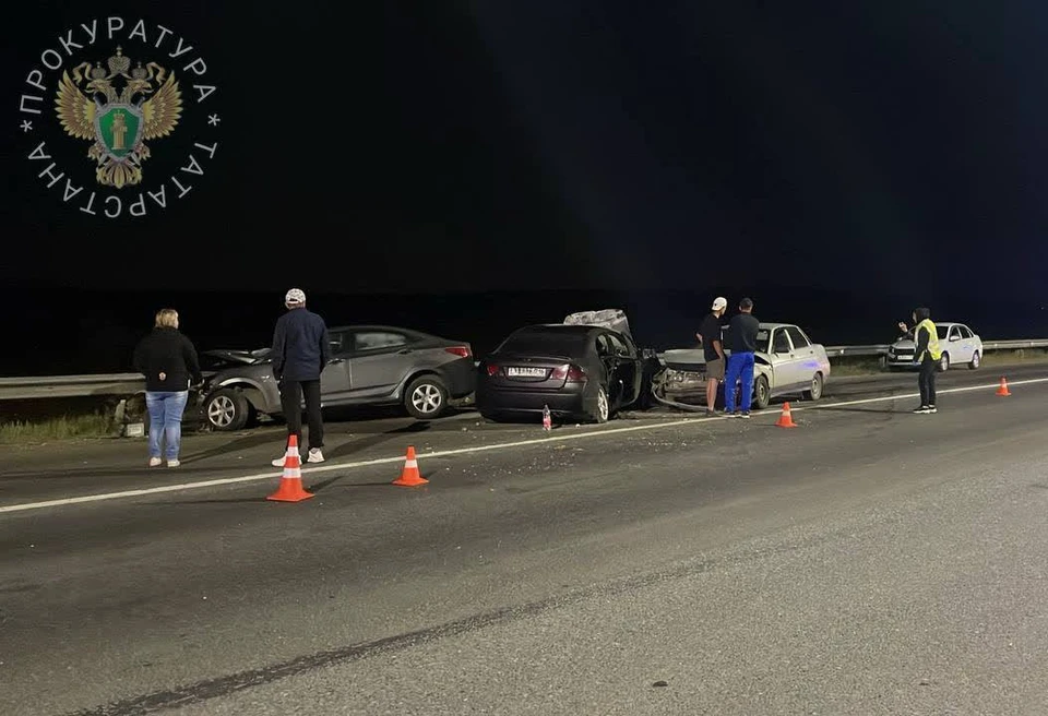 После столкновения автомобиль Honda Civic развернуло.