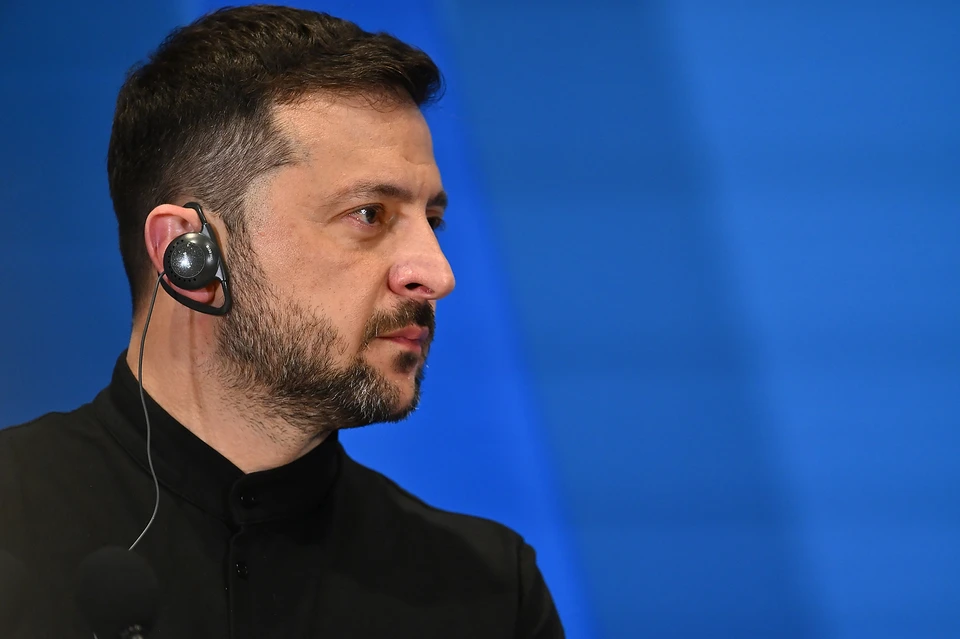 Зеленский заявил, что не может вывести войска из Донбасса