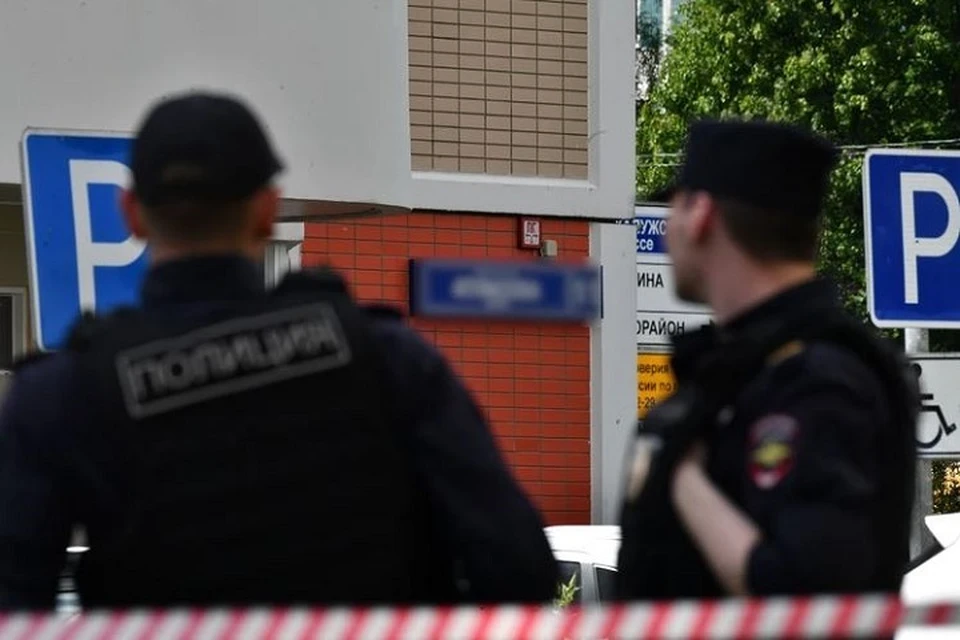 Тех, кто находился в здании, быстро и организованно эвакуировали