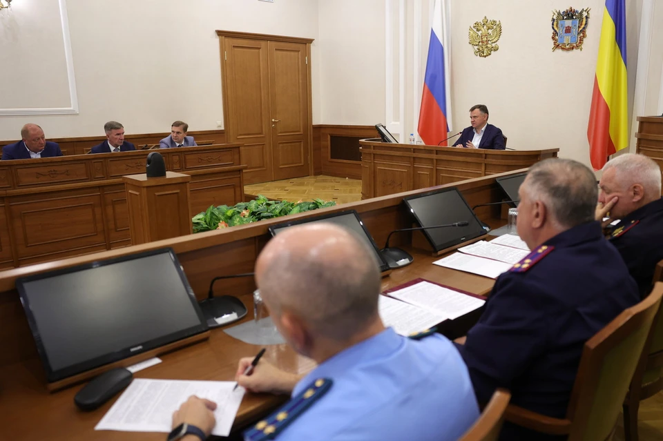 Заседание оперативного штаба под председательством Юрия Слюсаря прошло в связи с атакой БПЛА в центре Ростова. Фото: пресс-служба губернатора Ростовской области