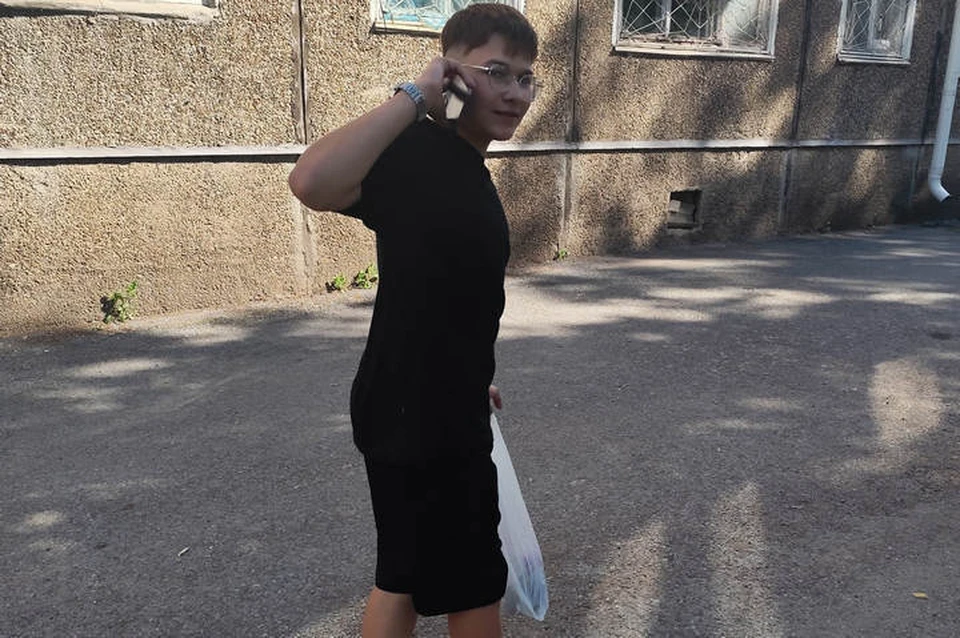 Сейчас Матвею Прудникову 14 лет и он только недавно смог вновь начать ходить без посторонней помощи. Фото: личный архив героев публикации