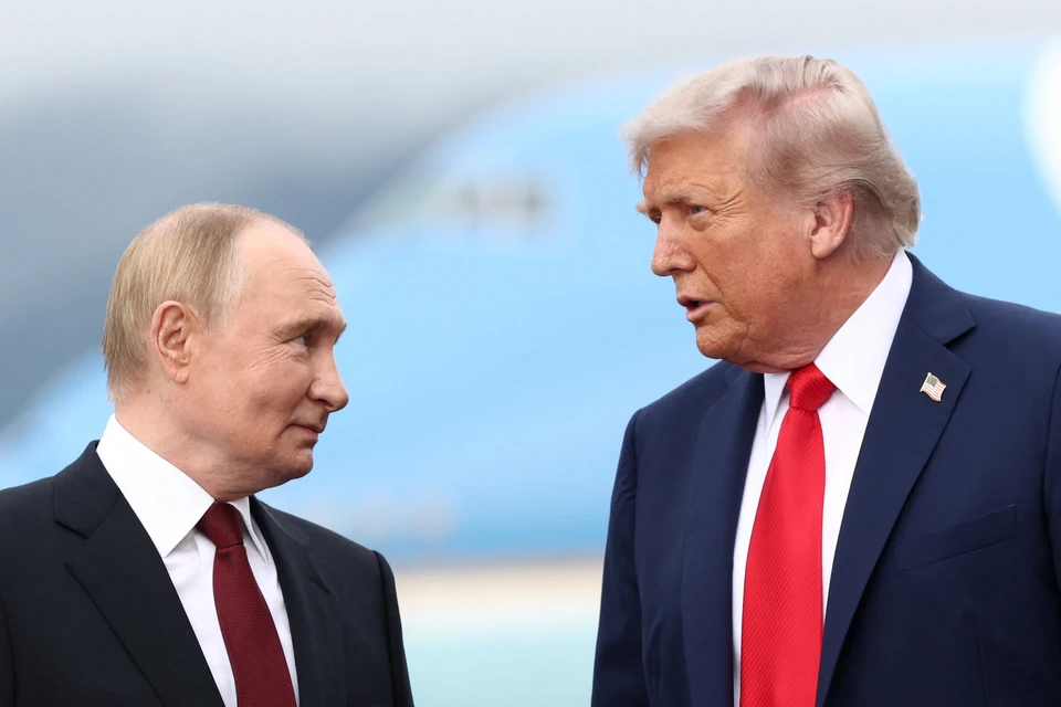 Западные СМИ оценили хореографию приветствия Путина и Трампа на Аляске.