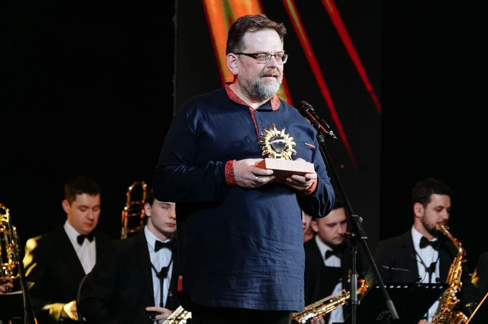 Евгений Гельфонд - обладатель главной городской премии в области культуры «Золотая лира». Фото: комитет по культуре города Челябинска.