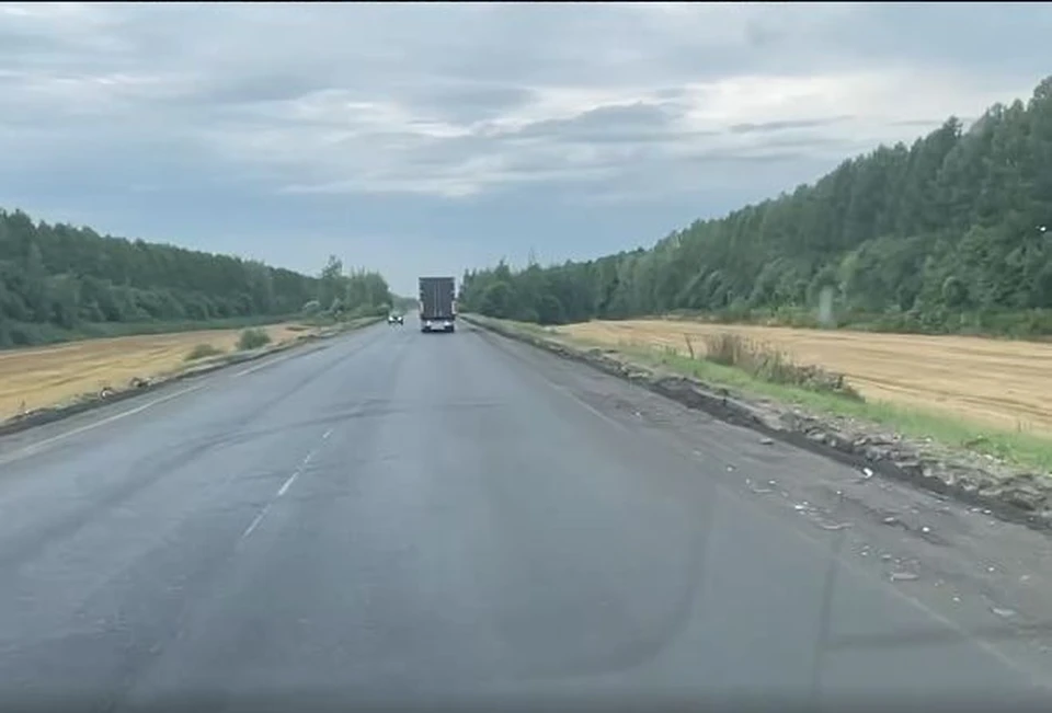 Нижегородцы отправили в Донецк 20-тонную фуру с водой.