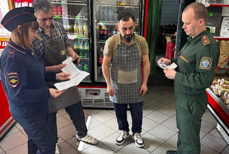 Рейды проводились в торговых точках. Фото: пресс-служба ВСУ СКР по ЦВО