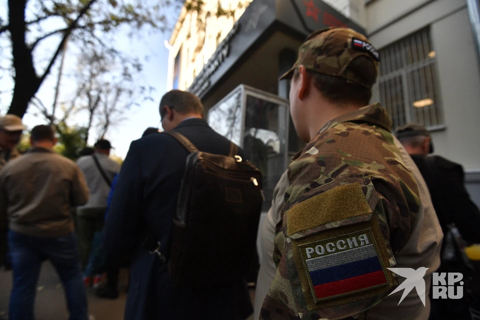 С начала года более 1600 рязанцев заключили контракт с Министерством обороны РФ.