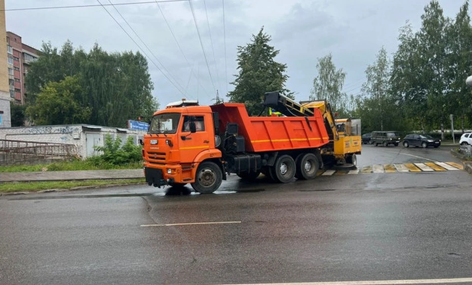 Практически все школы готовы к новому учебному году, однако остаются нерешенные вопросы по благоустройству прилегающих территорий. Фото: администрация Кирова