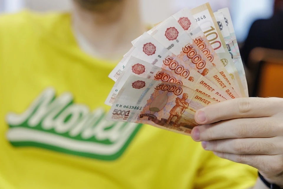 Врач и главный инженер могут заработать до 300 тысяч рублей в Хабаровске