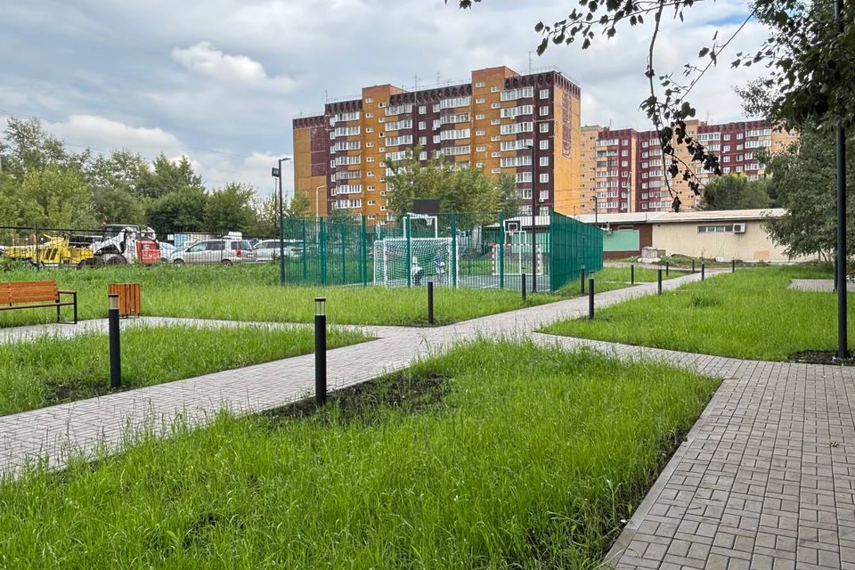 Закончено благоустройство «Серебряного дворика» в микрорайоне Водники. Фото: пресс-служба администрации Красноярска