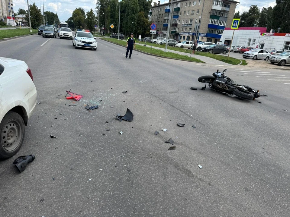 Женщина-водитель при выезде со второстепенной дороги нарушила очередность проезда. Фото управления Госавтоинспекции по Липецкой области.