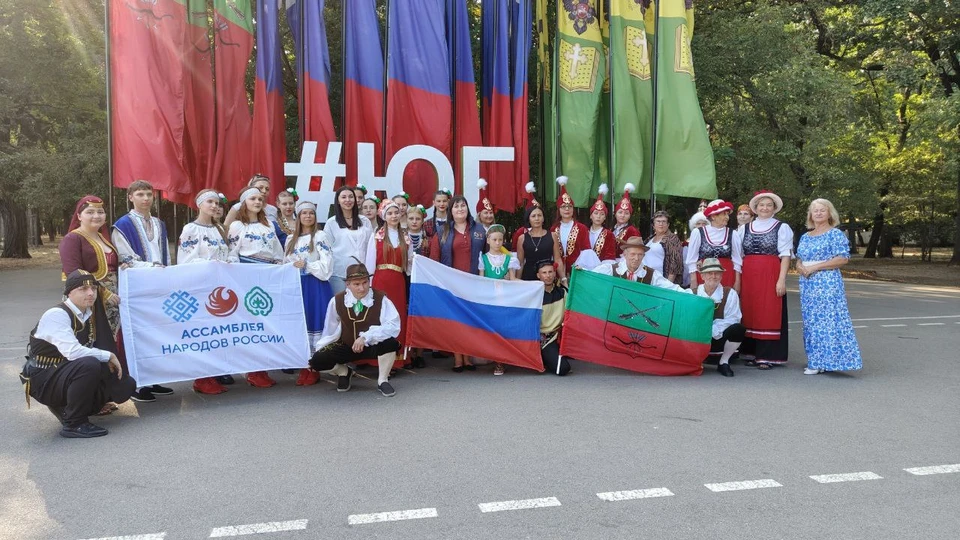 Представители всех народов сделали памятный снимок