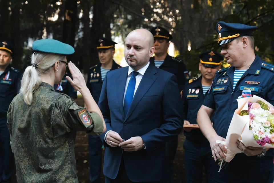 Глава региона вручил госнаграды отличившимся бойцам соединения специального назначения ЦВО / Фото: Иван Макеев