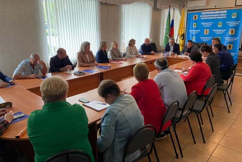 На встрече сообщили, что в Даниловской ЦРБ вводится ставка кардиолога, который будет вести выездные приемы в структурных подразделениях Пречистенской больницы.