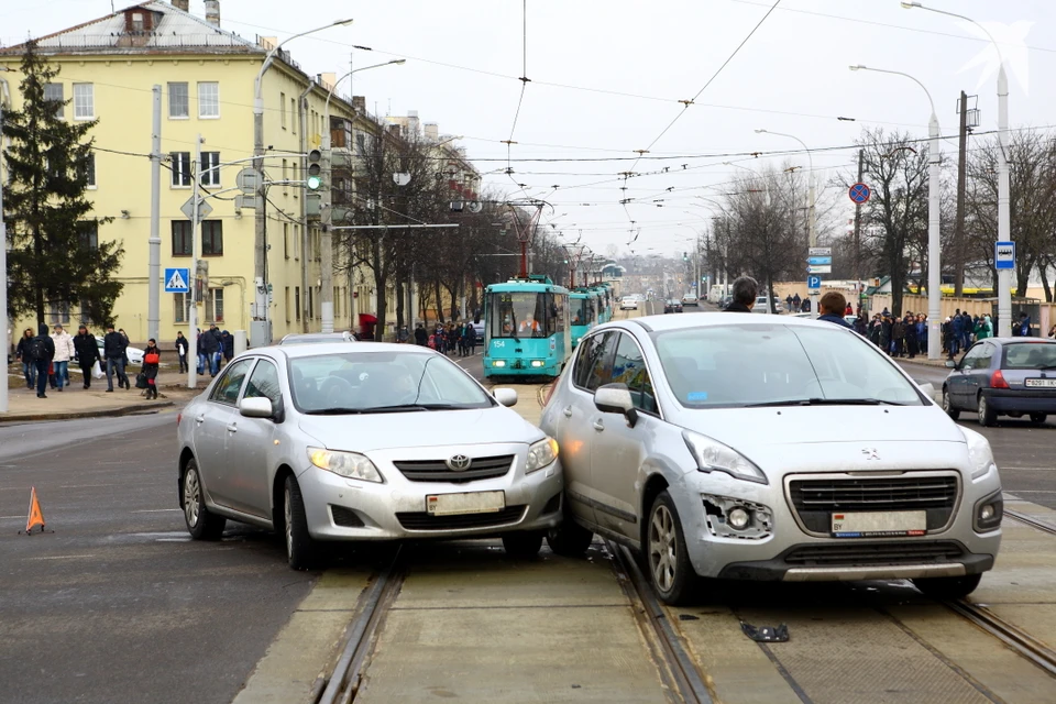 ГАИ сказало, чему кроме вождения должны учить в автошколах. Фото используется в качестве иллюстрации: архив «КП».