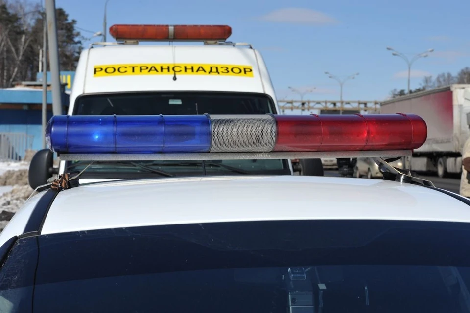 По словам горожан, он появляется там уже много лет и наблюдает за девушками