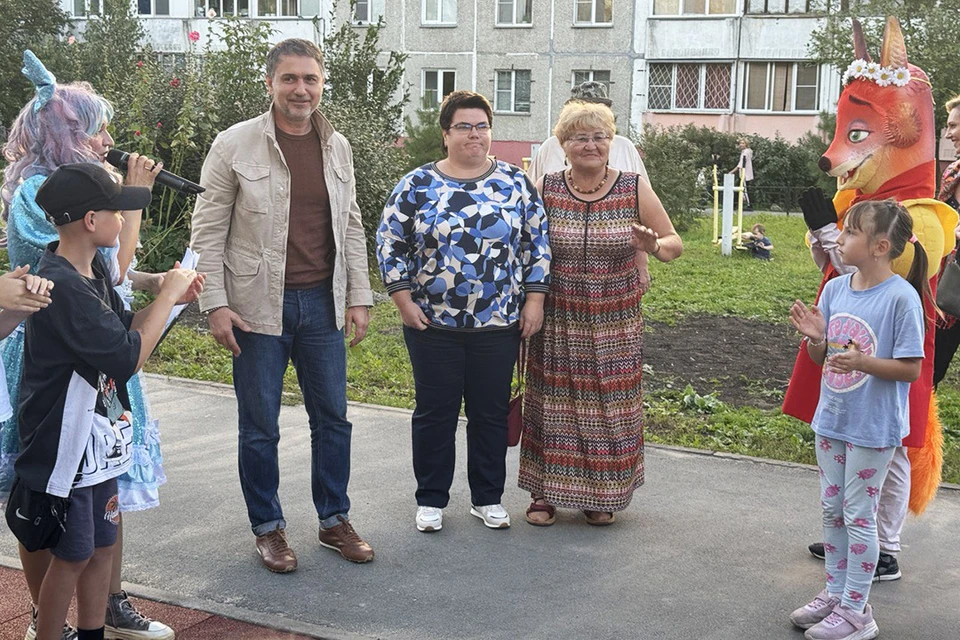 Открытие площадки стало праздником для горожан всех возрастов. Фото: Виктория ПЕРЯЗЕВА