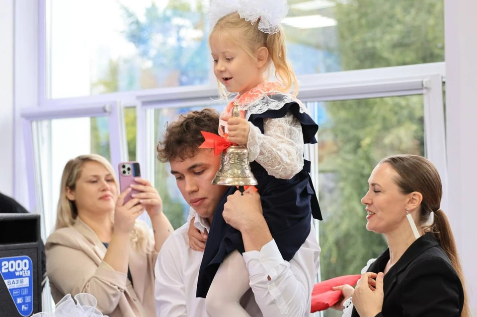 1 сентября педагоги и более 1500 учеников вернулись в обновленную школу №45 в Красноярске. Фото: Александр Черных