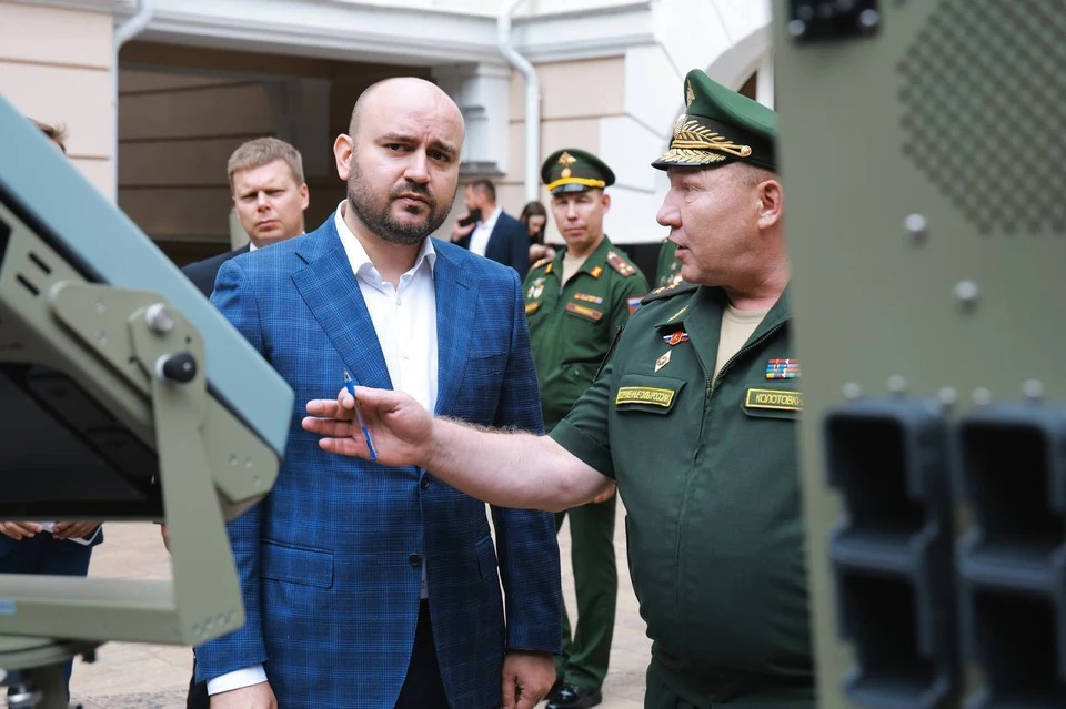 Всего в 2025 году от региона в зону боевых действий уже доставлено более 4900 БПЛА. Фото: пресс-служба правительства Самарской области