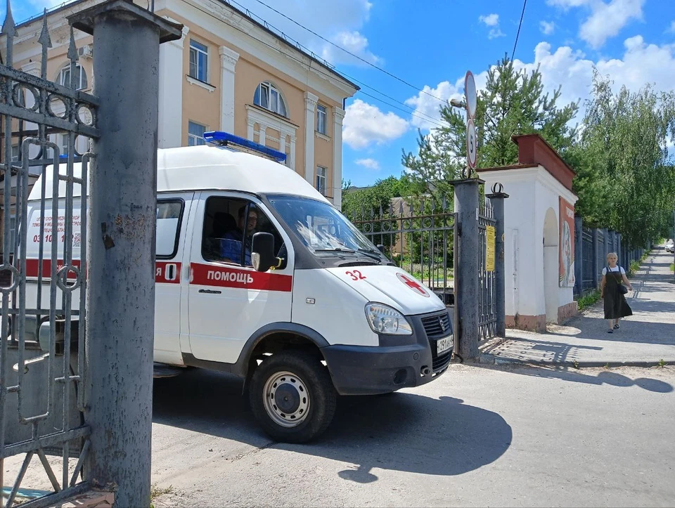 Юношу доставили в больницу и оформили в стационар на лечение.