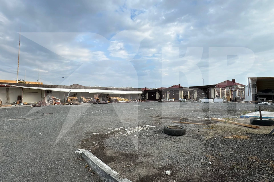 Рынок, где продавали смертельную чачу, снесли Фото: Олег УМАРОВ