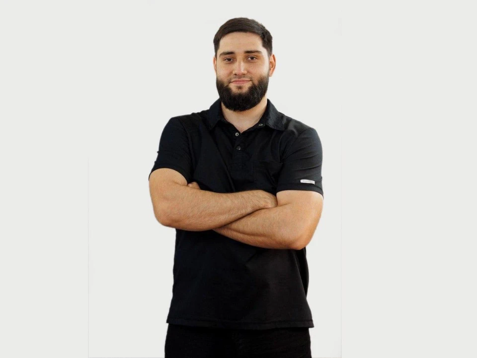 Аюби Закария Мухаммадович - врач стоматолог хирург клиники «Ростов-Зубы за один день». Фото: ООО «Ростов-Зубы за один день»