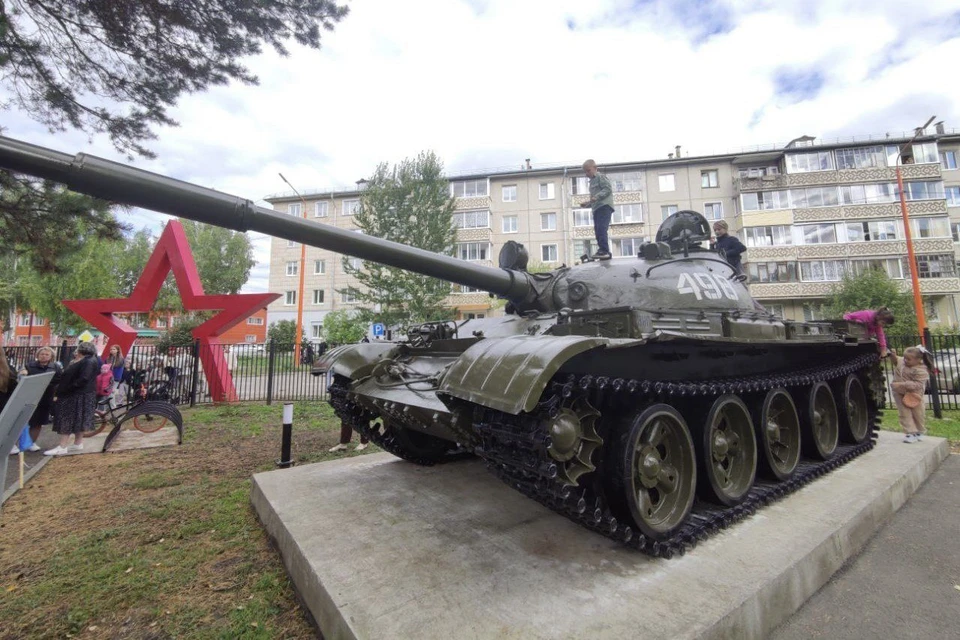 В Саянске открыли парк «Патриот» с военной техникой.