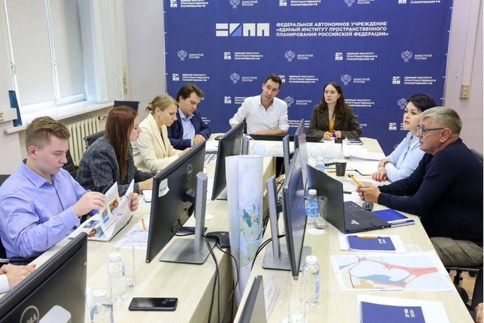 Планы развития Чаплинского и Генического округов находятся в разработке. Фото: тг-канал Владимира Сальдо