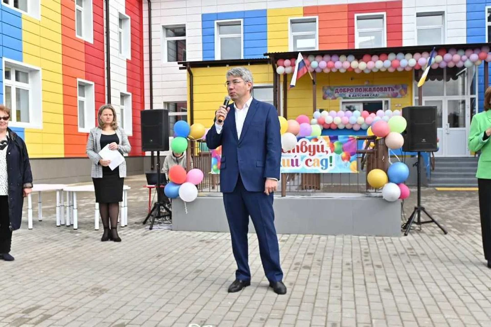 Глава Бурятии нашел способ заполнить новый детский сад. Фото: тг-канал Алексея Цыденова.