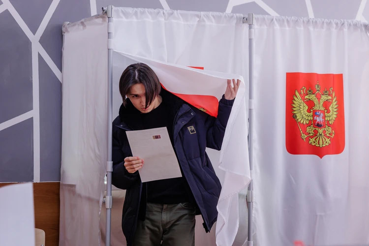 Выборы губернатора Ростовской области — 2025: Что происходит на избирательных участках в дни голосования 12-14 сентября