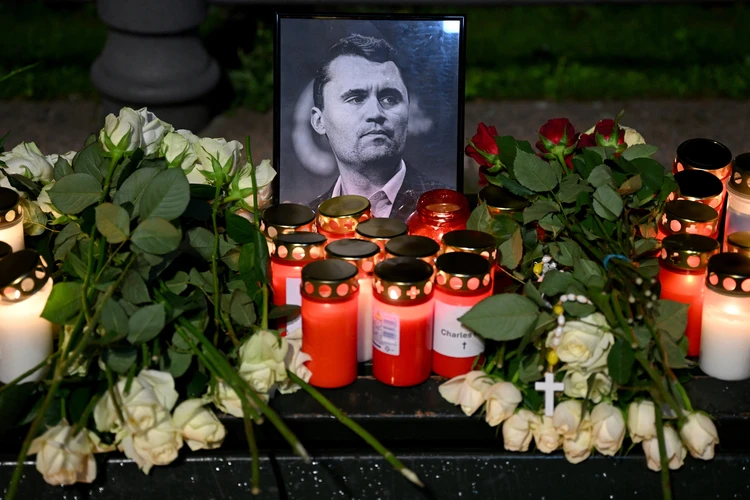Ведьма, пропавшее кольцо и стрелок в очках: убийство Чарли Кирка породило массу странных версий