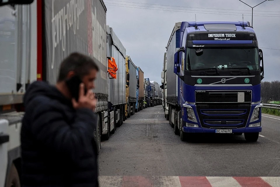 ГПК Белоруссии: на границе с Польшей остались почти 1,5 тысячи машин