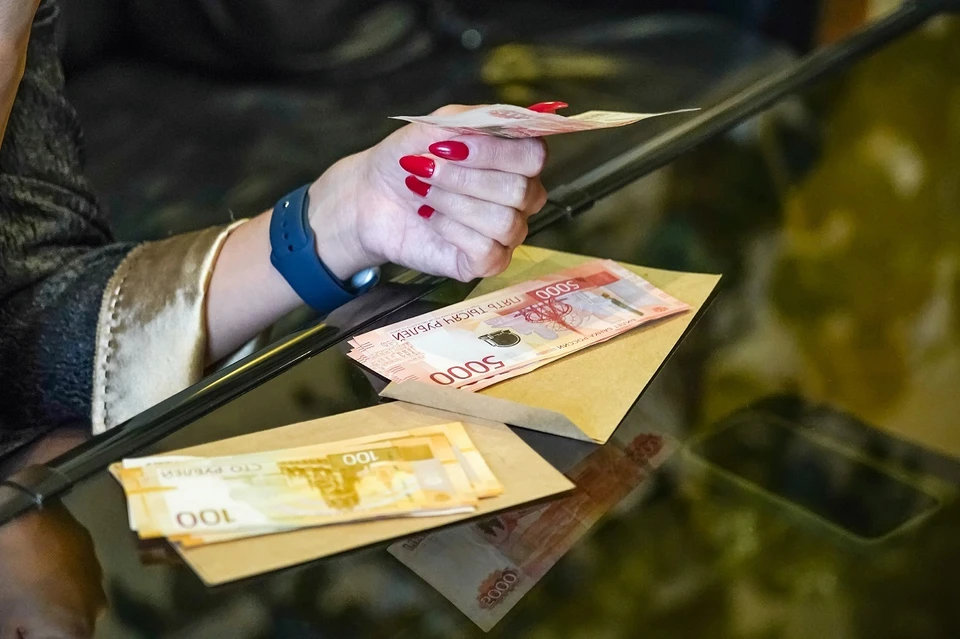 За продажу сигарет школьнице продавец заплатила 200 тысяч рублей штрафа