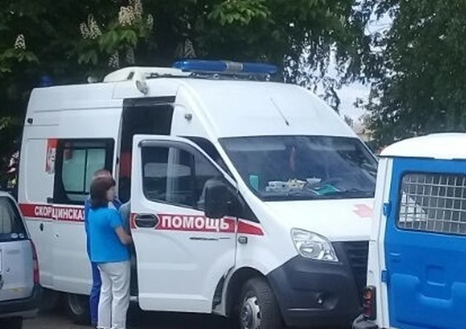Пострадавшего на "скорой" доставили в городскую больницу №2 Белгорода.