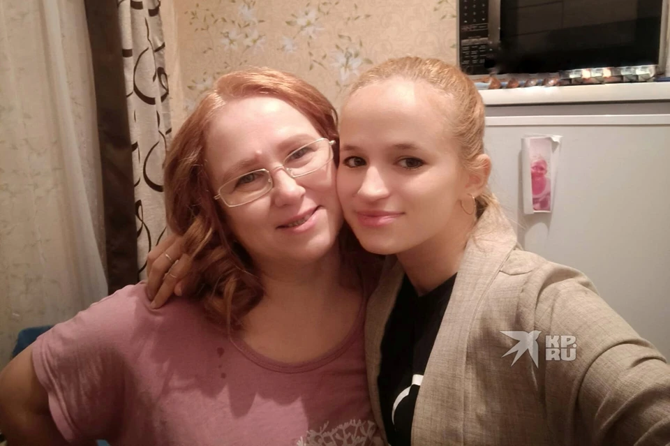 Анастасия (слева) ехала к дочери в роддом, когда узнала о пожаре. Фото: из архива героини публикации