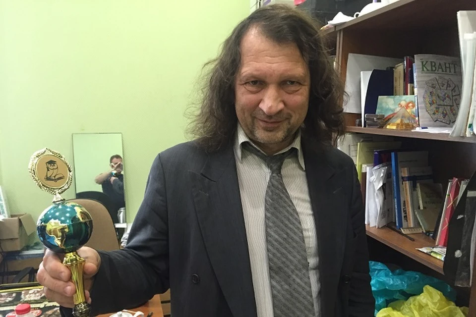 По словам директора, он недавно попросил организовать ему встречу с градоначальником. Но чтобы Вселенная ответила на эту просьбу именно таким образом, он явно не ожидал.